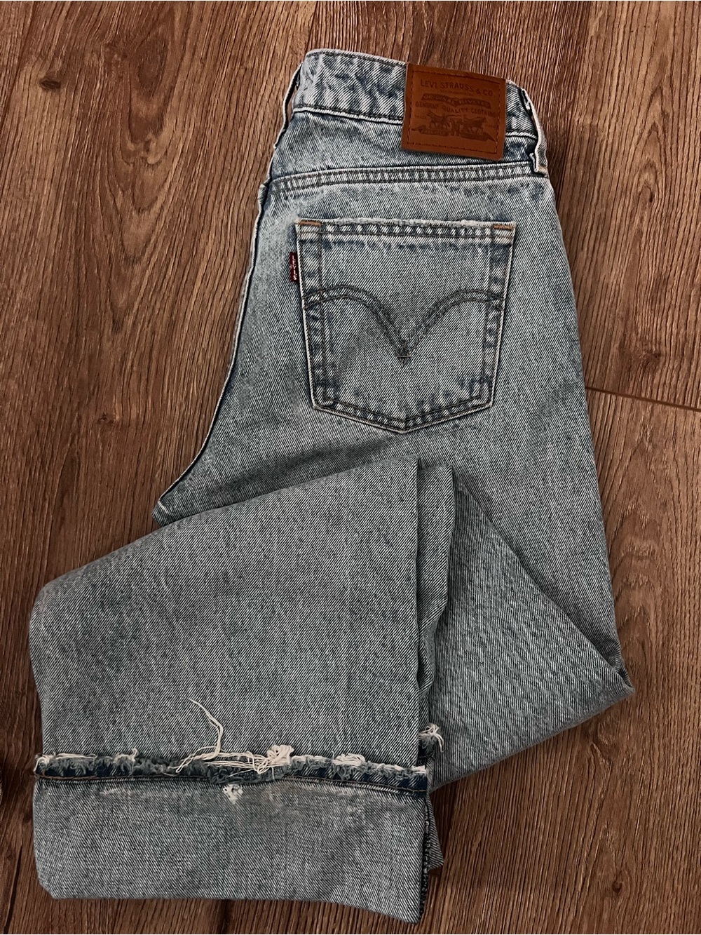 Levi's women’s Light wash low loose Jeans
